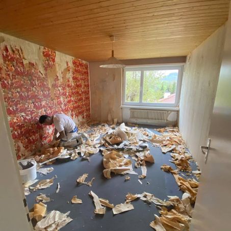Zimmer wird renoviert, Arbeit der Manu's Malergeschäft AG